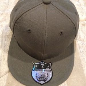 GRAY FITTED KBETHOS HAT SIZE 7